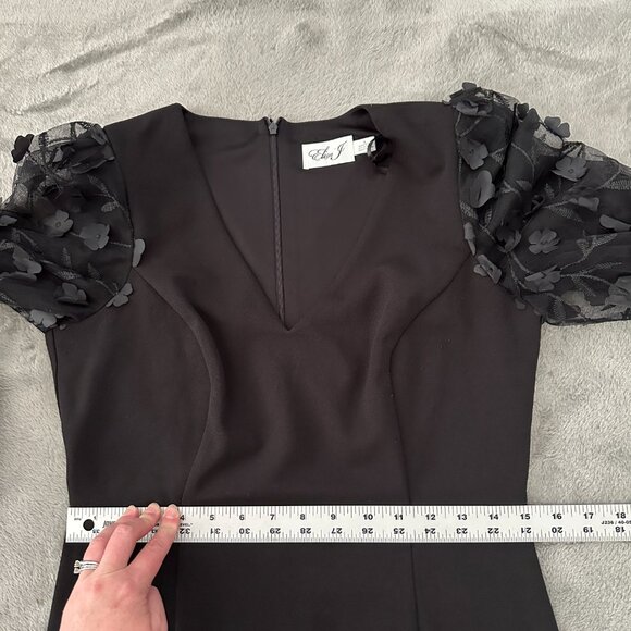 Eliza J Textured 3D Floral Sleeve Black V-Neck Dress Women's size 8 - Picture 7 of 8